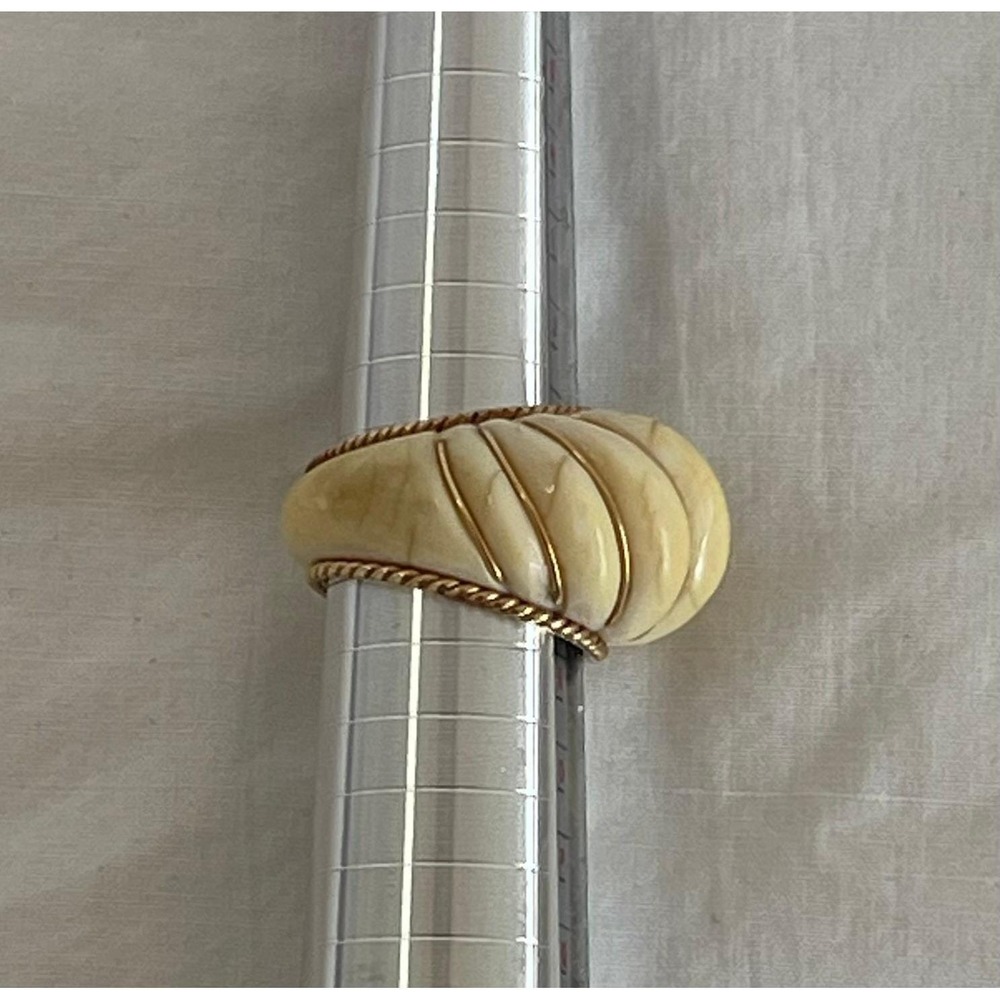 Vintage 14k Yellow Gold Ribbed Dome Cocktail Ring Cream Carved Statement Sz 6.25 - Picture 4 of 10
